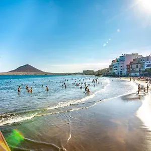 el-medano-junto-a-la-playa.in-canary-islands.com/