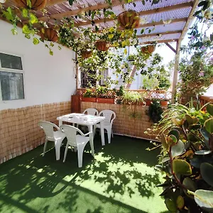 holiday-housh-tenerife-south-costa-del-silencio.in-canary-islands.com/